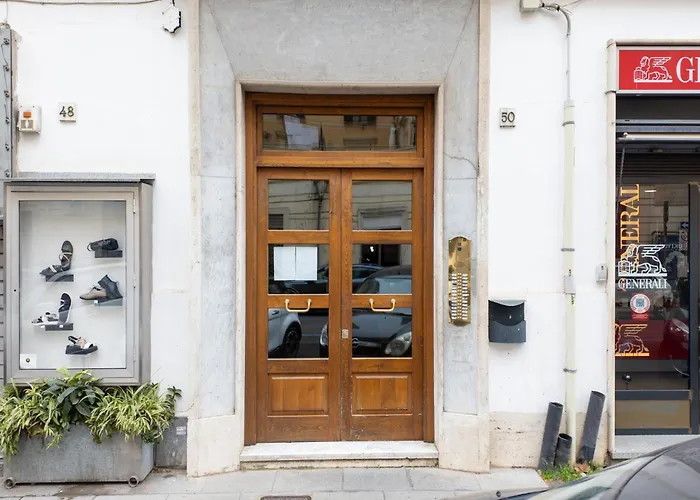 The Rent - Bright Two-bedrooms In Testaccio Area