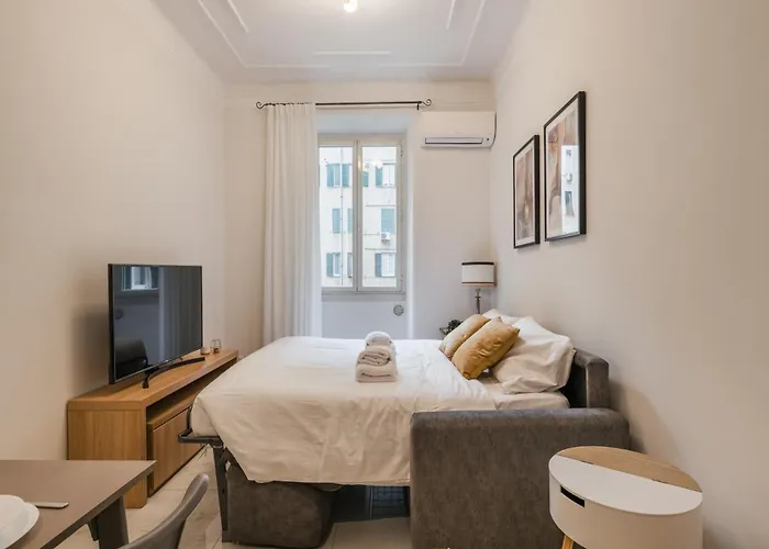 The Rent - Bright Two-bedrooms In Testaccio Area Rom